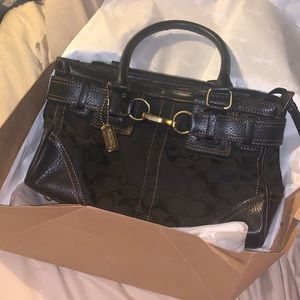 Coach signature purse carry-all bag 💼 👜 👛